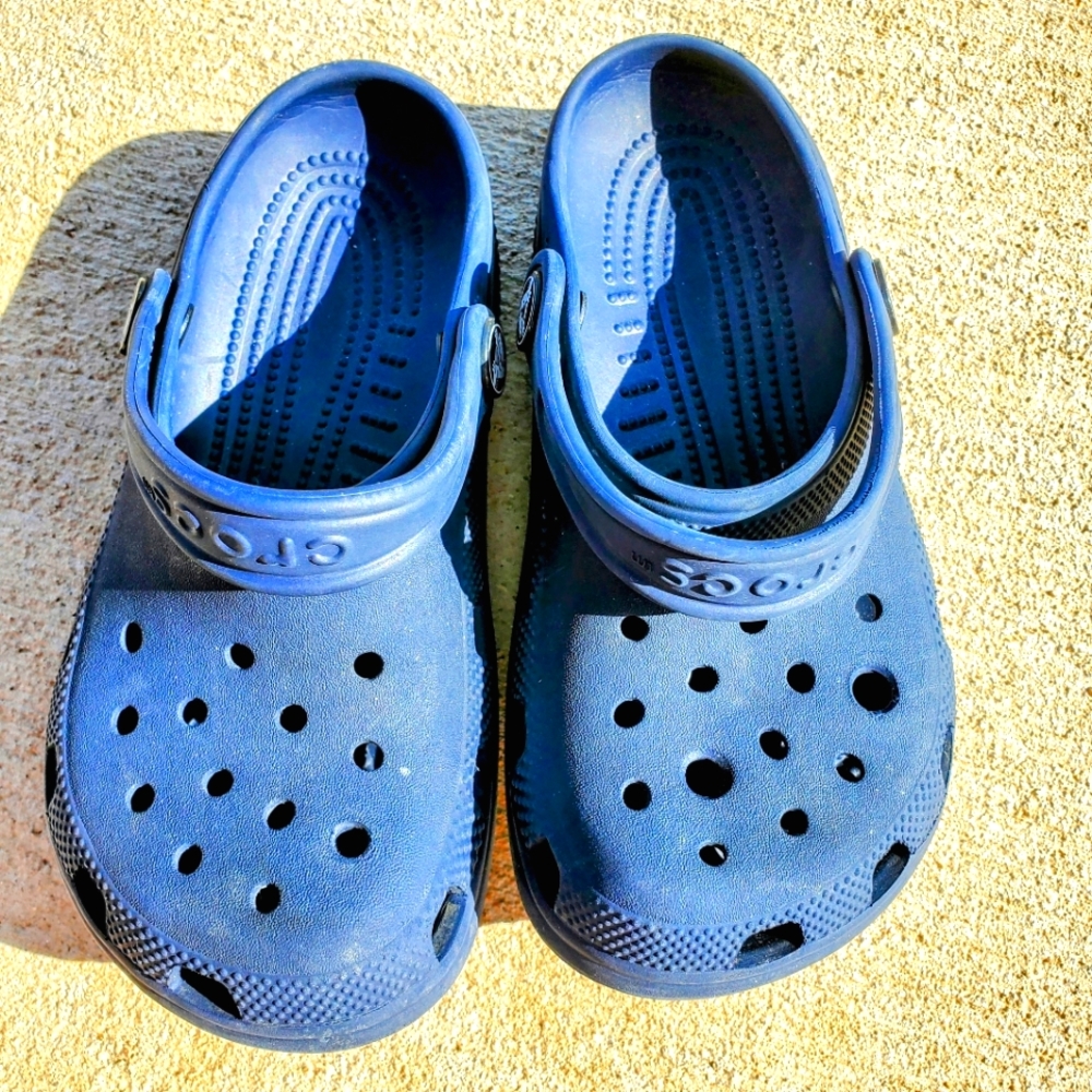 Crocs Classic Blue Kids Clogs Size 1 but fit smaller